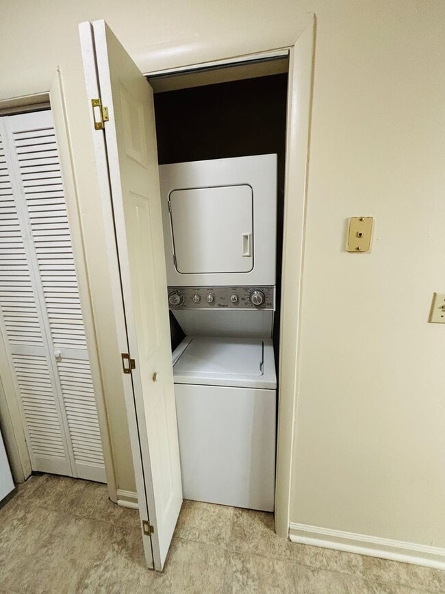 Photo - 104 Hill St NE Unit 3