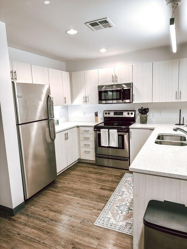 Photo - 1031 N Park Ave Unit ID1383726P