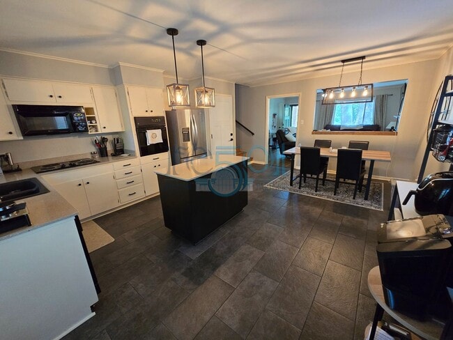 Photo - *Coming Available In Late June* Updated Midtown is a MUST see!