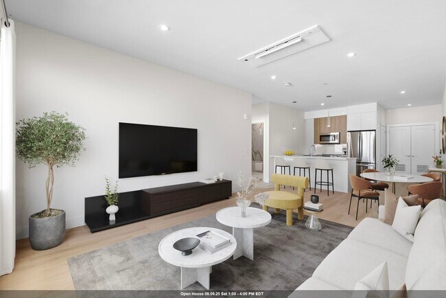 Building Photo - 4525 Bergenwood Ave Unit 303 Rental