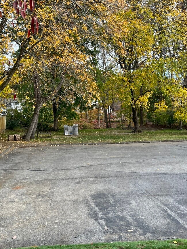 Building Photo - 143 Columbus Pl Unit APT 9