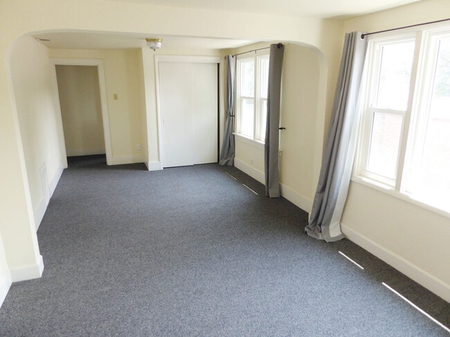 Photo - 327 S Sherwood St Unit 327