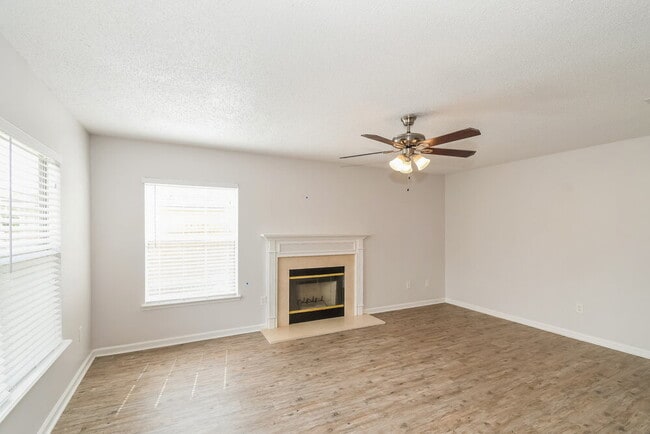 Photo - 14139 Crestwick Dr W