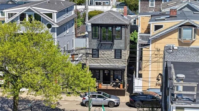 Photo - 494 Thames St
