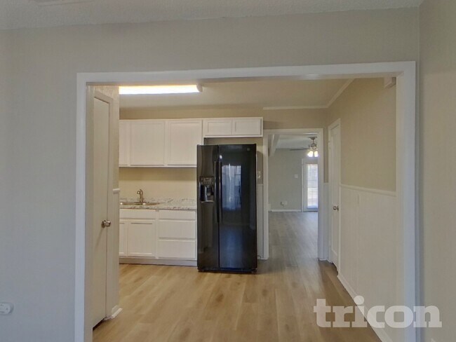 Photo - 737 SE 3rd St