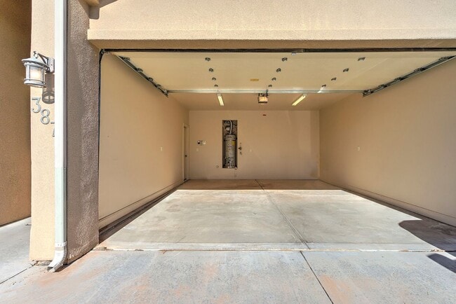 Photo - Spacious 2 Bedroom Hurricane Townhome Near...