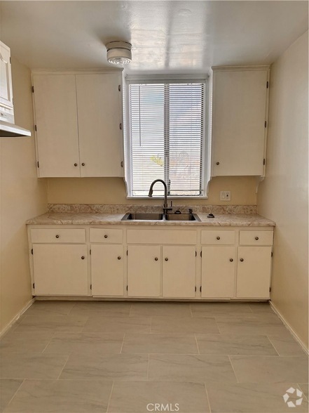 Building Photo - 3672 S Western Ave Rental