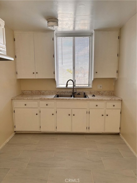 Building Photo - 3672 S Western Ave Rental