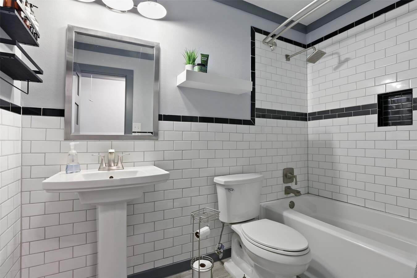 Photo - 5839 Toddington Rd