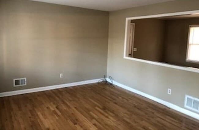 304 Hickory Ridge Dr