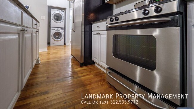 Photo - 1069 W 14th Pl Unidad 205