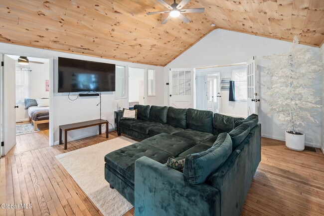 Photo - 1136 Enid Rd