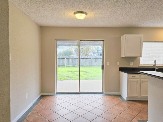 Photo - 6103 Wolfboro Dr