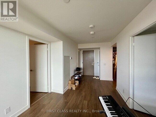 Photo - 30 Tretti Wy Unit 520