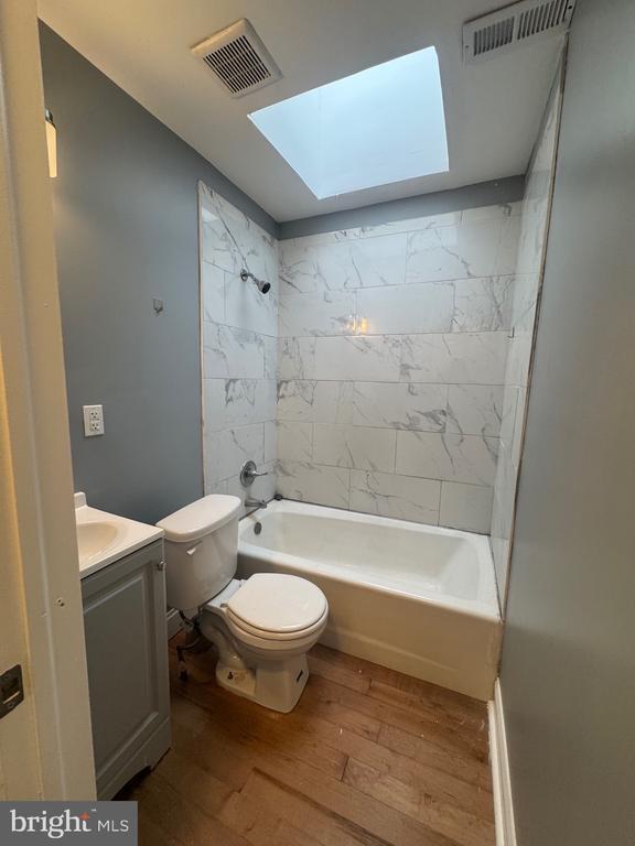 Photo - 3221 Lyndale Ave