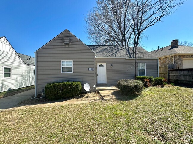 Building Photo - 2 bedroom near 15th & Yale Rental