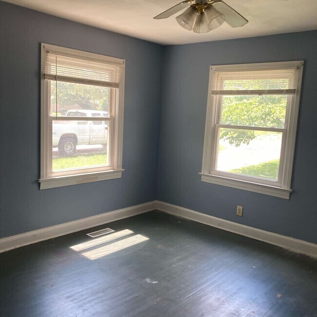 Photo - 2710 Lindsey Dr