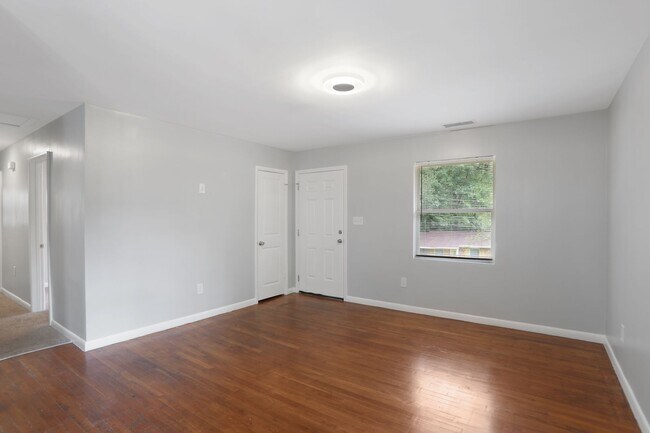 Photo - 3189 Ward Dr SW