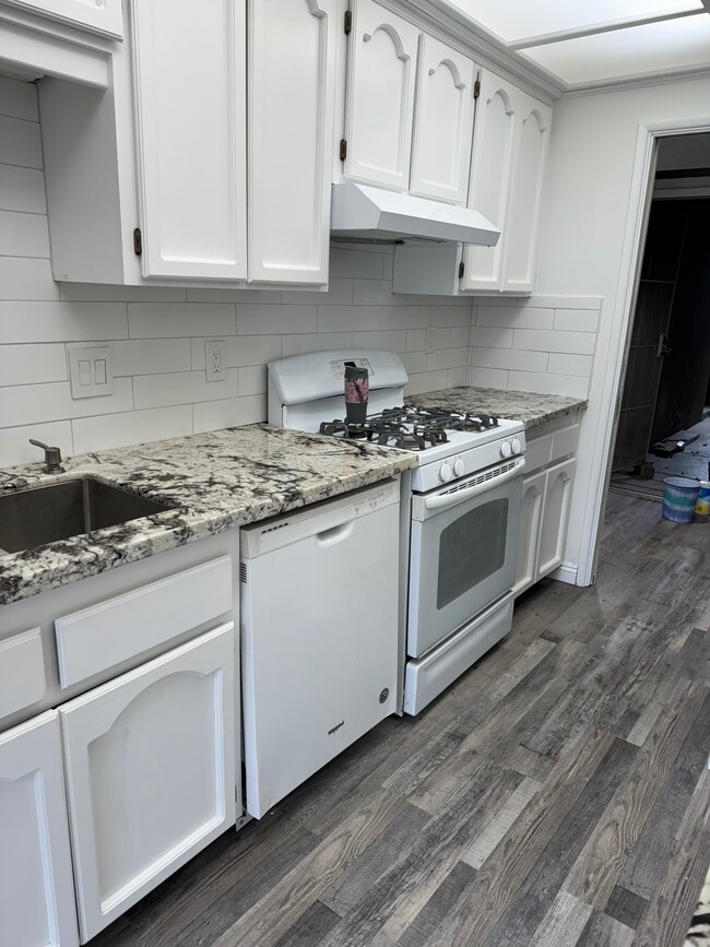 Building Photo - 2185 W Nicolet St