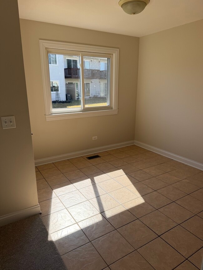 Photo - 681 Thorntree Ct