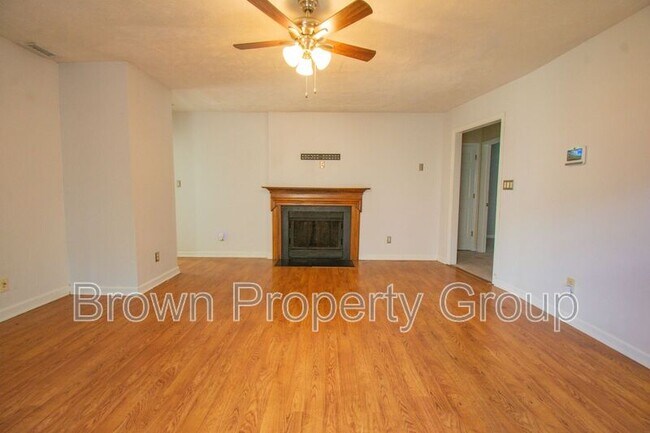 Photo - 6839 Shawcross Ln