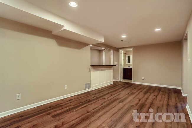 Photo - 2833 Louisiana Ave S