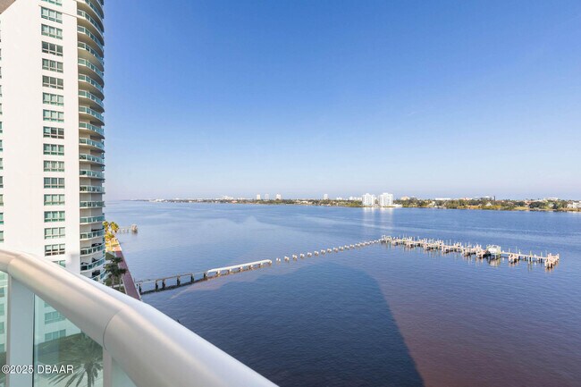 Photo - 231 Riverside Dr Unit 902