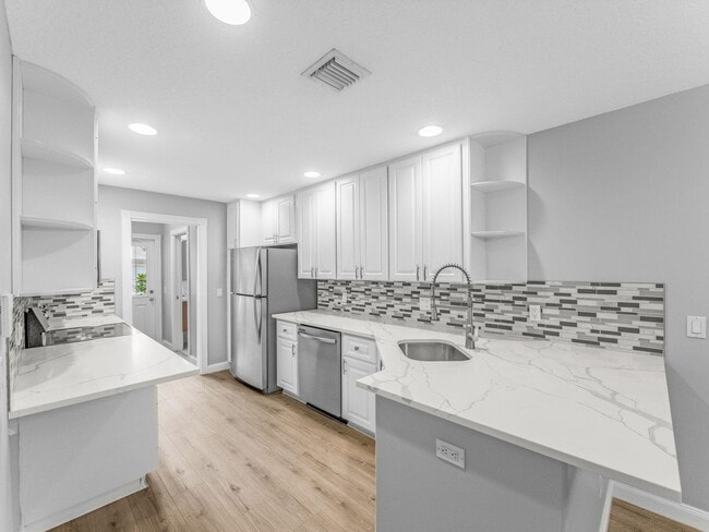 Photo - 3119 E Community Dr