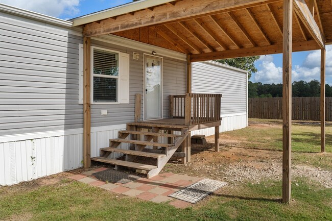 Photo - 16543 Tremont Dr