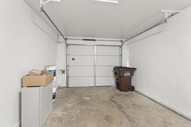 Photo - 4142 Meadowdale Dr