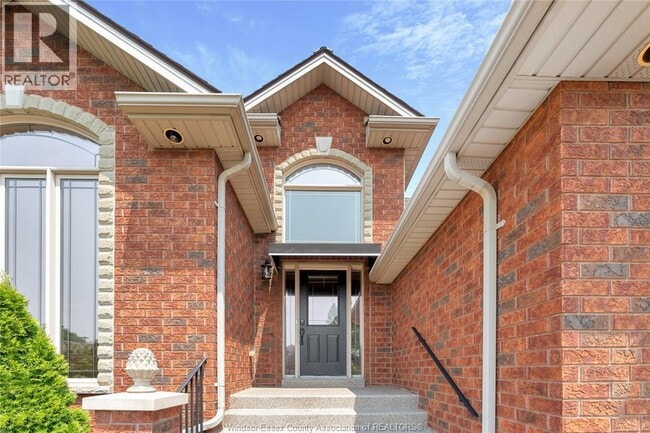 Photo - 80 Whelan Dr