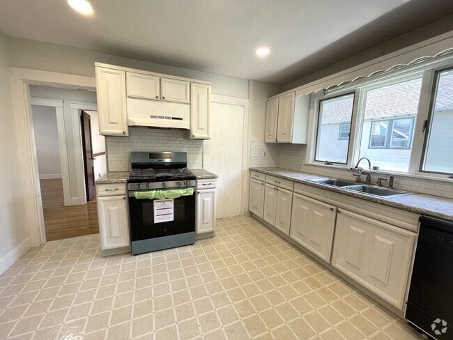 Building Photo - 58 Edgecliff Rd Unit 58 Rental
