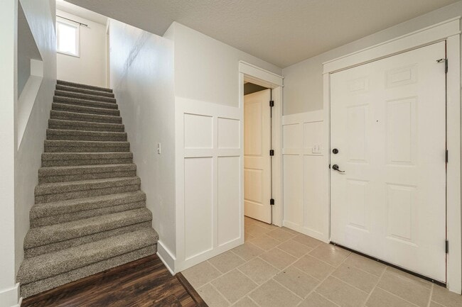 Photo - 4 Bedroom 2.5 Bathroom With Large Fenced B...