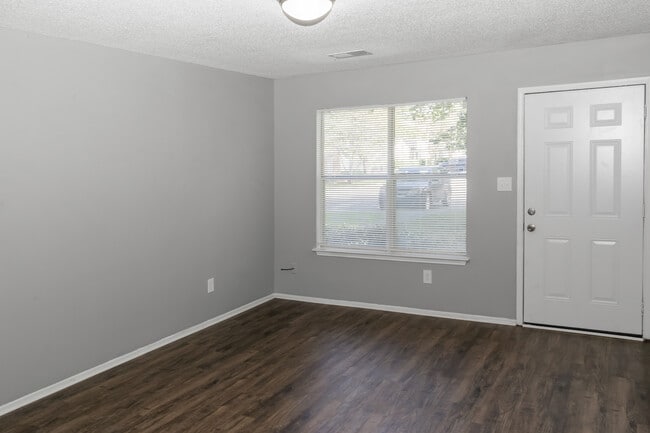 Photo - Wilshire Park Apartments