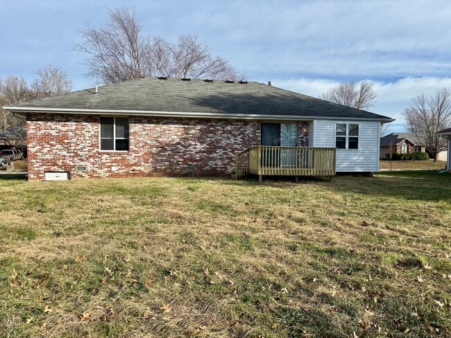 Photo - All brick 3/2/2 located in the Kickapoo boundaries, walking distance from Cherokee Middle School.