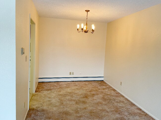 Photo - 472 Russell Ln Unidad 2