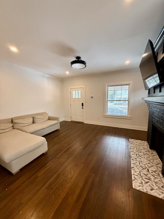 Photo - 644 Bellaire Ave