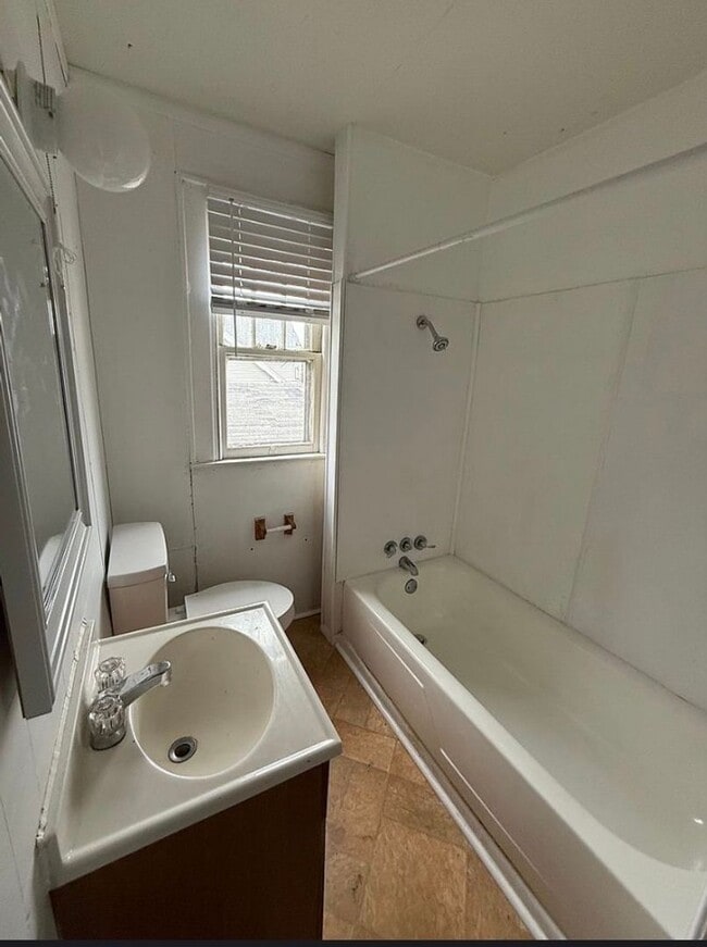 Photo - 1234 Frame St