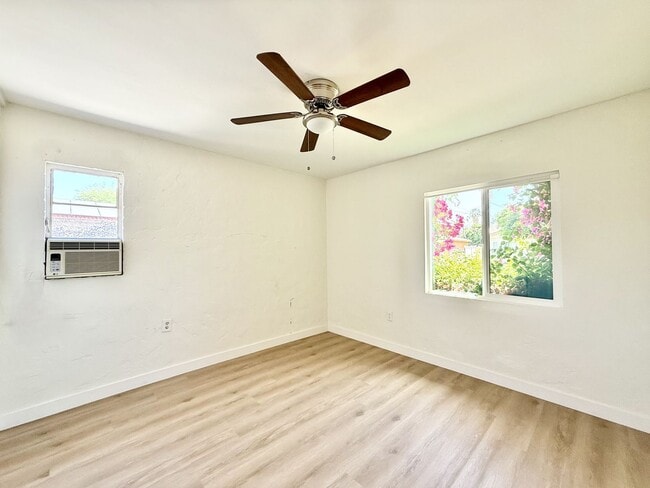 Photo - AVAILABLE NOW!!  RECENTLY UPDATED 1 Bedroom 1 Bathroom!! Apartment in Palm Desert Unidad 01