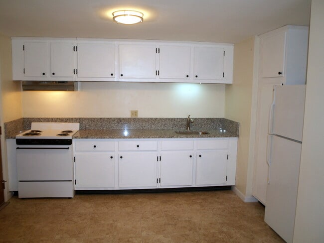 Photo - 17 Sinai Cir Unit C-12