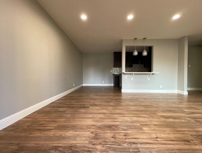 Photo - 410 Auburn Way Unit APT 7