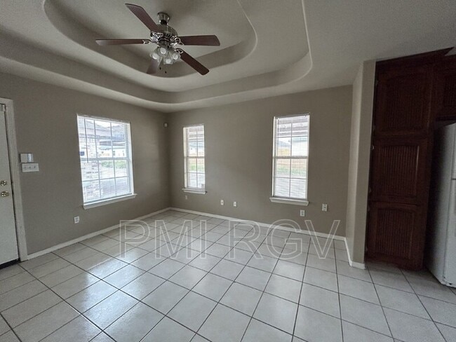 Photo - 809 W Bronze Dr Unit 1