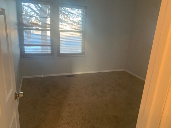 Photo - 3832 S Fraser St