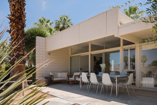 Building Photo - 483 Sandpiper St