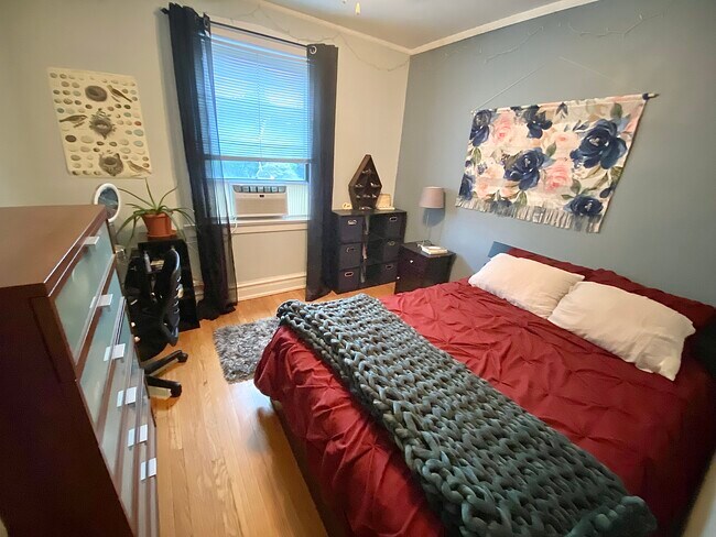 Photo - 912 Noyes St Unit E