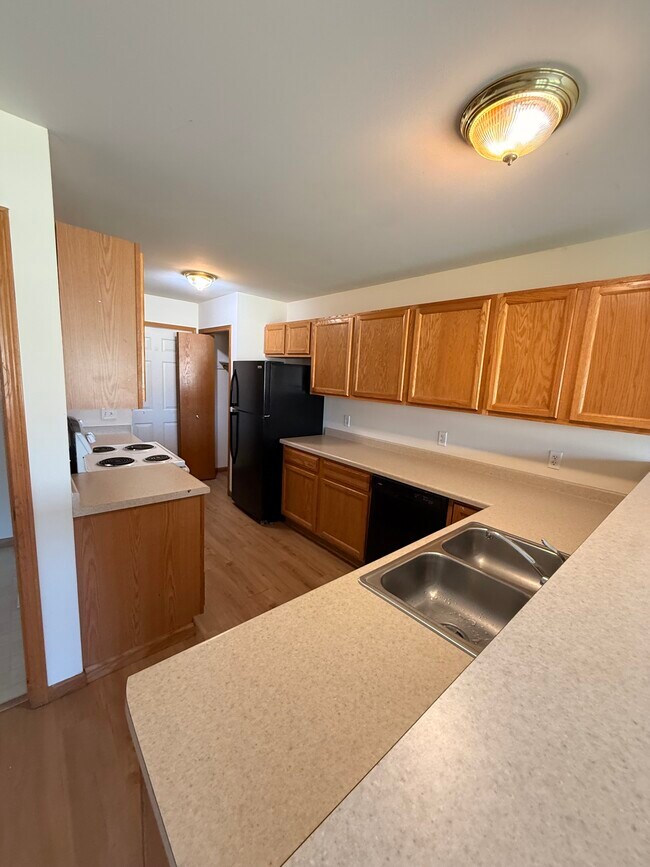 Photo - 3006 Selkirk Dr Unit #3