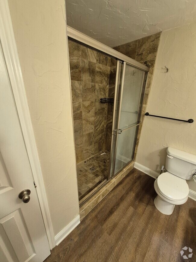Building Photo - 912 W Willow St Rental