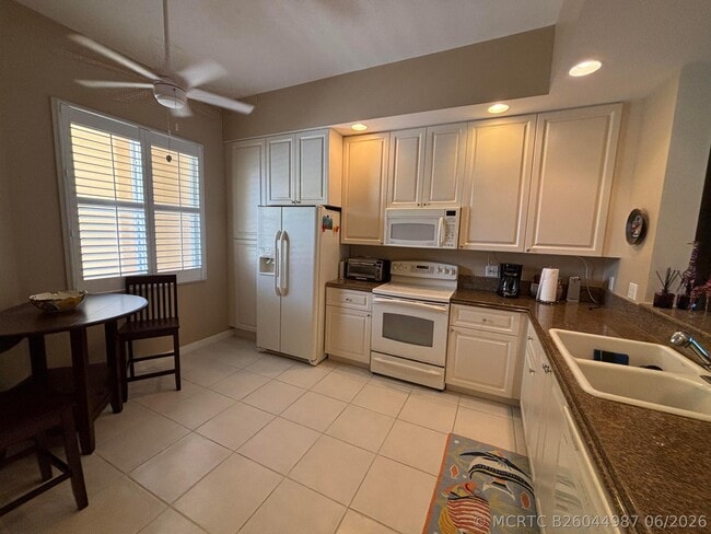 Photo - 29 Harbour Isle Dr W Unit 102