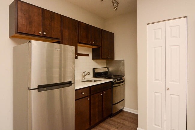 Photo - 1627 N Humboldt Blvd Unit H5