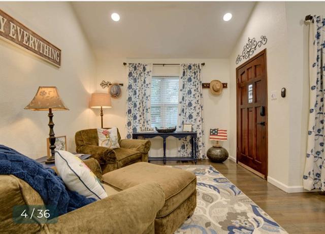 Photo - 520 W Bluff St